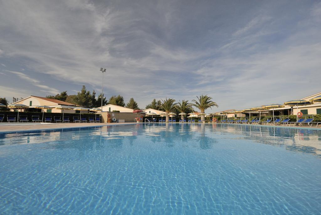 La Cecinella Apartments Marina di Cecina Exteriör bild